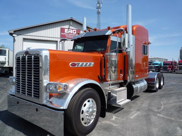Photo of 2023 Peterbilt 389  Pride and Class 1777
