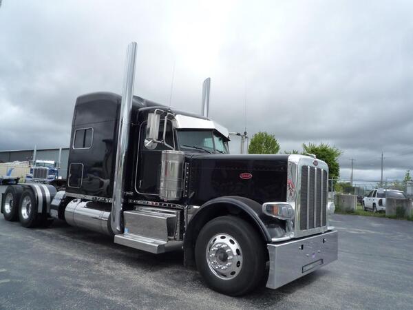 Photo of 2022 Peterbilt 389 Sleeper T1815